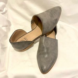 Cut out flats- Grey